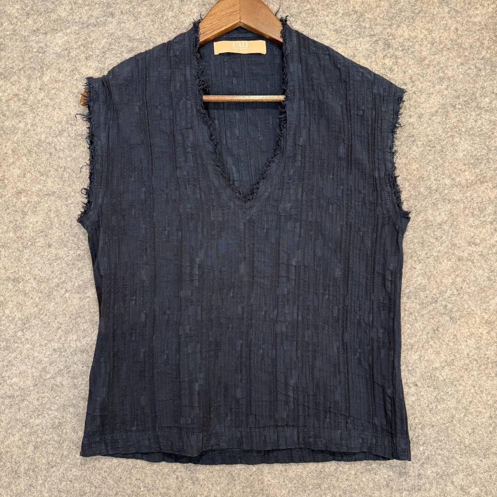 Cali by Cali Dreaming V Neck Textured Woven Bouse Top Womens Small Navy Blue